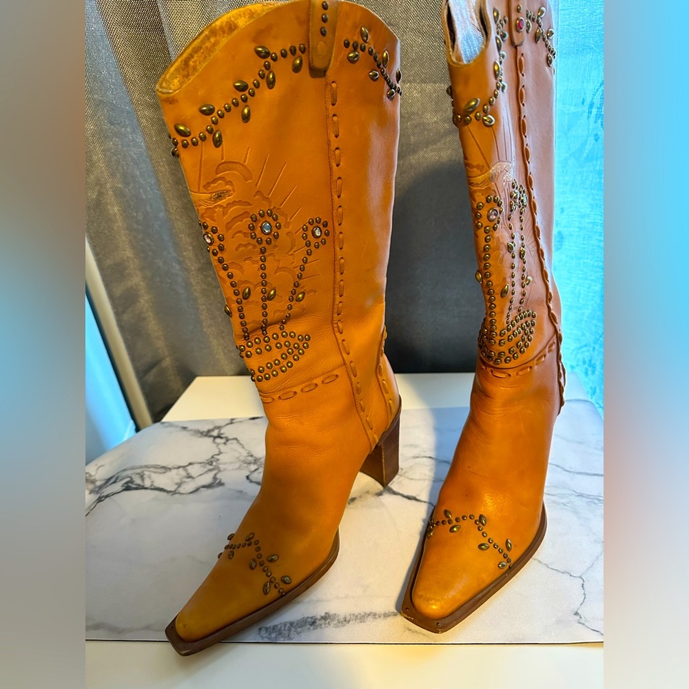 100% Real Cowhide leather, Hand crafted cowgirl boots!